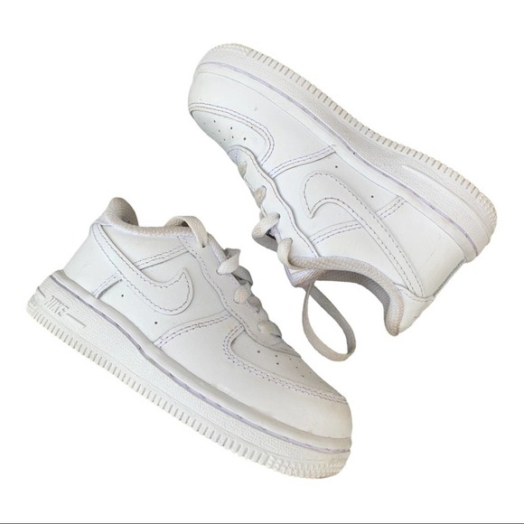 Nike Other - Nike Air max white kids sneaker size 8